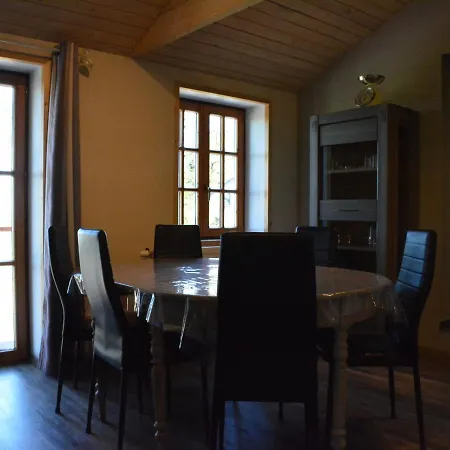 Spacious In With Garden *