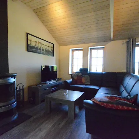 Chalet Spacious In With Garden *