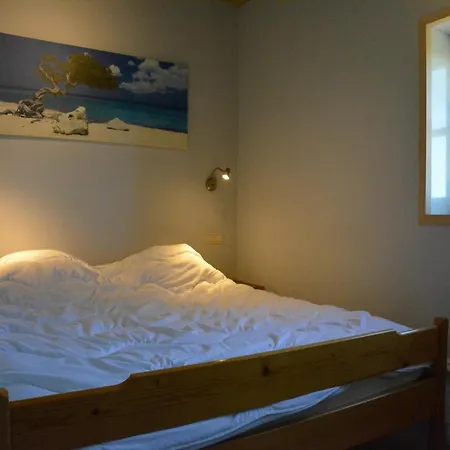 Chalet Spacious In With Garden *